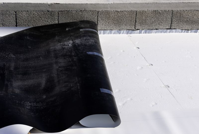 Energy-efficient heat reflection